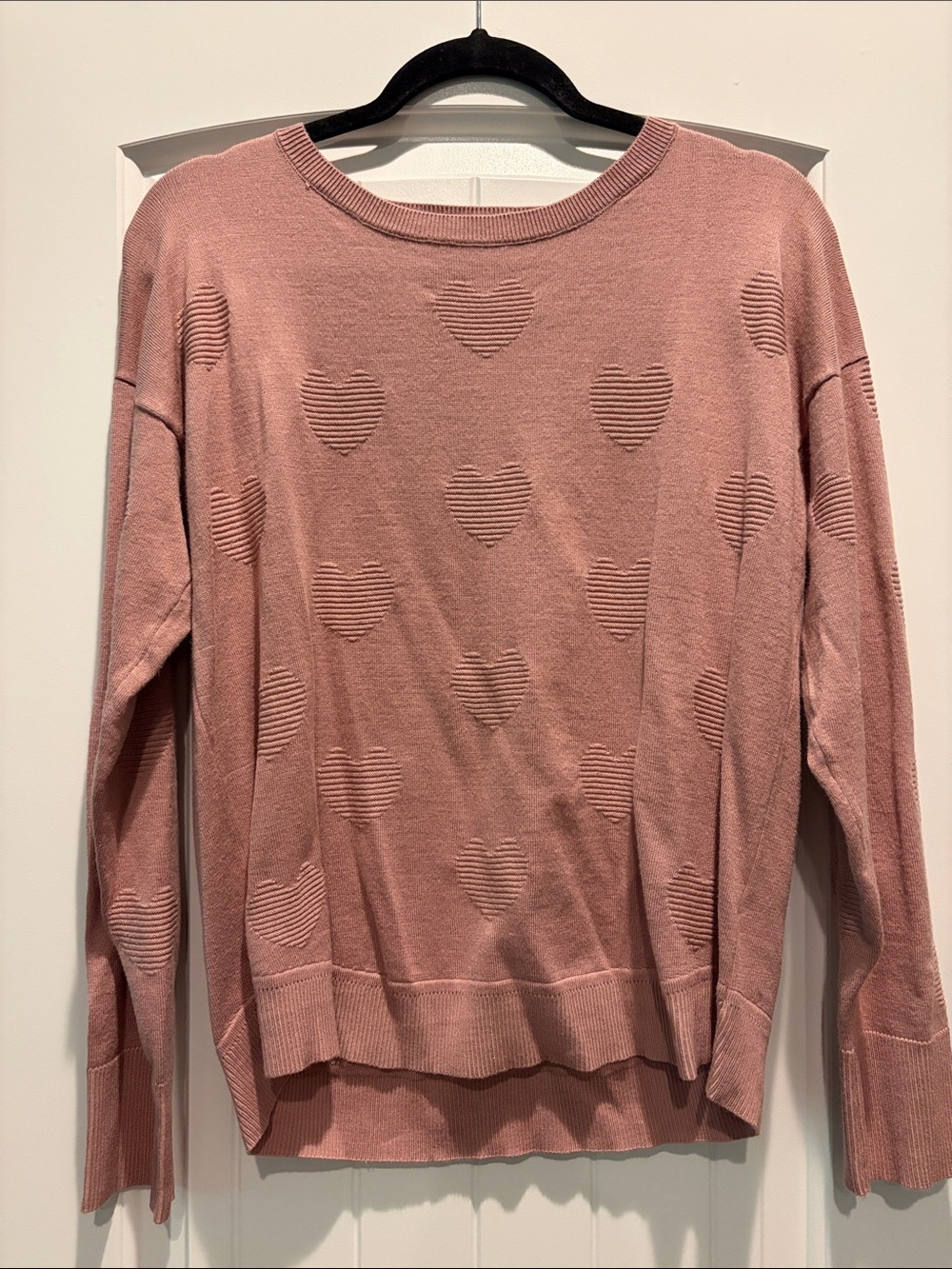 Cable & Gauge Dusty Rose Heart Crewneck Sweater